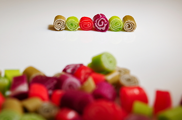 포토 JPG 해외이미지 디저트 사탕 사람없음 컬러풀 원형 달콤 핸드메이드 해외202004 해외포토 도형 음식 컬러 맛 파일형식 이미지허브