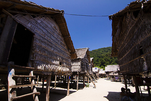 포토 JPG 해외이미지 행복 모래 바다 섬 여행 태국 자연 하늘 휴가 휴식 풍경 사람없음 물 여름 파란색 추위 보트 산호 돌산 휴양지 꼬리 암초 남쪽 석호 안다만 이국적 터키석 파라다이스 혼자 해외202004 해외포토 자연요소 계절 감정 아시아 컬러 컨셉 배_교통 산 장소 자포동물 보석 방향 생태계 파일형식 이미지허브