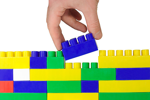 포토 JPG 해외이미지 손 어린이 벽 놀이 설계 벽돌 사람 사람없음 건물 장난감 블록 계획 맨션 염원 해외202004 해외포토 건축물 컨셉 주택 신체부위 파일형식 이미지허브