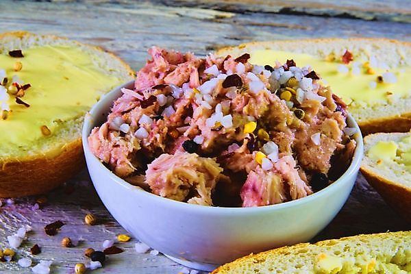 포토 JPG 해외이미지 접시 음식 바다 분홍색 조각 백그라운드 포크 다이어트 파슬리 건강 어류 요리 사람없음 초록색 금속 식사 저녁식사 샐러드 흰색 신선 사발 캔 맛 상품 참치 해산물 속도 준비 올리브 부드러움 연어 통조림 덩어리 점심식사 오메가 해외202004 해외포토 식기 열매 컬러 컨셉 채소 재질 수중동물 감각 사기그릇 파일형식 이미지허브