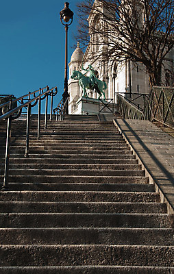 포토 JPG 해외이미지 실루엣 유럽 여행 건축양식 하늘 지붕 휴가 거리 사람 사람없음 야외 건물 세로 빛 계단 검은색 산책 프랑스 흰색 램프 죽음 도시 언덕 사인 프랑스어 종료 옛날 파리(프랑스) 해외202004 해외포토 문자 건축물 건축 나라 컬러 휴식 조명 촬영기법 파일형식 이미지허브