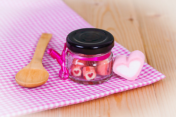 포토 JPG 해외이미지 유리병 디저트 사탕 사람없음 하트 달콤 담기 핸드메이드 해외202004 해외포토 모양 음식 모션 병_용기 맛 파일형식 이미지허브