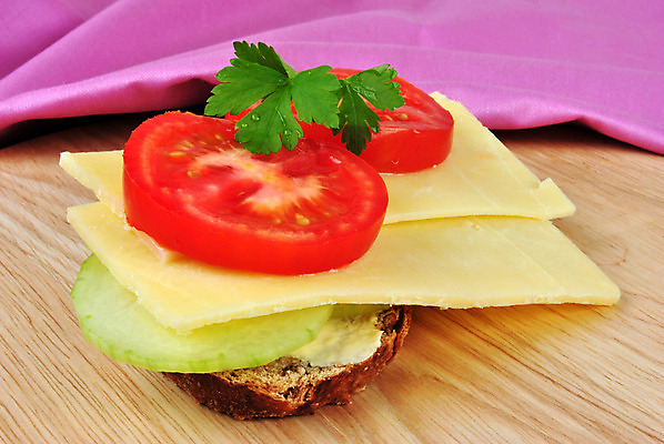 포토 JPG 해외이미지 음식 빵 조각 토마토 오이 치즈 샌드위치 건강 요리 사람없음 초록색 신선 맛 먹기 만족 유기농 슬라이스 토스트 해외202004 해외포토 웰빙 감정 컬러 컨셉 채소 모션 유제품 파일형식 이미지허브