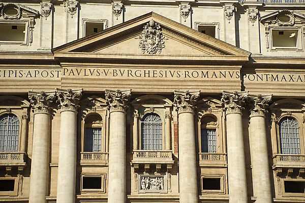 포토 JPG 해외이미지 주간 건축물 문장 건축양식 사람없음 야외 이탈리아 기둥 로마 바실리카 성베드로대성당 해외202004 사도궁 해외포토 자연요소 문자 건축 유럽 궁전 바티칸 파일형식 이미지허브