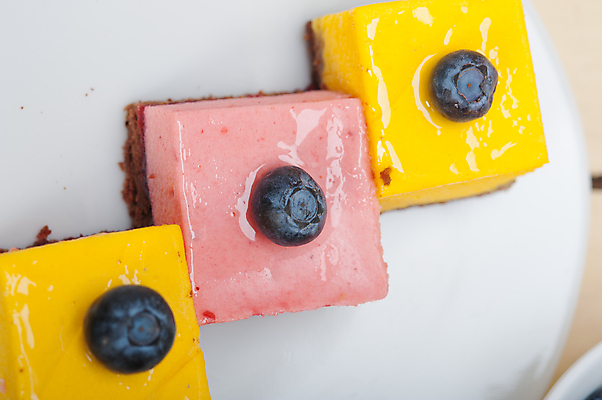 포토 JPG 해외이미지 접시 디저트 사람없음 달콤 블루베리 무스케이크 해외202004 해외포토 식기 음식 과일 케이크 맛 파일형식 이미지허브