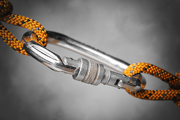 포토 JPG 해외이미지 밧줄 스포츠 백그라운드 컨셉 산 자물쇠 안전 사람없음 숫자 금속 힘 등산 장비 흰색 공구 고리 닫기 보호 연결 묶기 오브젝트 잠금 보안 오르기 매듭 기어 지원 철강 해외202004 해외포토 문자 줄 컬러 모션 재질 트래킹 도구 파일형식 이미지허브