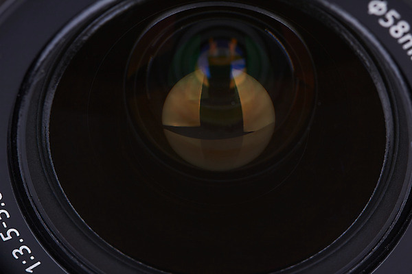 포토 JPG 해외이미지 유리 취미 사람없음 카메라 디지털 검은색 장비 구멍 사진사 필름 셔터 해외202004 해외포토 컬러 재질 전자제품 작가 파일형식 이미지허브