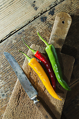 포토 JPG 해외이미지 모양 음식 백그라운드 채소 재료 자연 고추 탁자 피망 건강 사람없음 목재 빨간색 주방 신선 뜨거움 칼 자르기 향신료 유기농 매움 날것 후추 내추럴 해외202004 해외포토 나무 웰빙 컬러 가구 모션 맛 생태계 향미료 파일형식 이미지허브