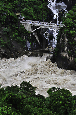 포토 JPG 해외이미지 나무 유럽 여행 자연 하늘 산 주택 풍경 사람없음 야외 목재 초록색 물 여름 강 골짜기 계곡 점프 중국 하이킹 시골 신선 개울 호랑이 황무지 숲 위험 장면 지역 전국 절정 해외202004 해외포토 자연요소 식물 계절 나라 아시아 컬러 컨셉 재료 포유류 모션 레저 건물 생태계 파일형식 이미지허브
