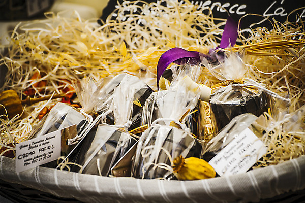 포토 JPG 해외이미지 접시 꽃무늬 신체 휴식 건조 건강 사람없음 목재 장식 수건 스파 목욕 모임 흰색 나뭇가지 면 바 씻기 묶기 청소 지중해 배열 소중 유기농 올리브 부드러움 비누 아로마테라피 솜털 노끈 장인 타입 내추럴 연소 돌봄 마르세유 위생관리 스타일 해외202004 해외포토 나무 식기 웰빙 열매 꽃 줄 바다 컬러 컨셉 무늬 재료 모션 관리 위생용품 청결 감각 테라피 파일형식 이미지허브