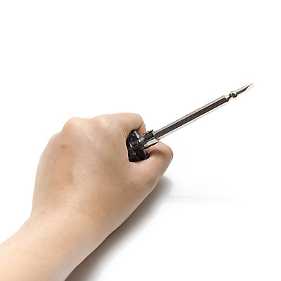 포토 JPG 해외이미지 손 실내 들기 신체부위 공구 드라이버 해외202004 해외포토 모션 사람 내부 도구 파일형식 이미지허브