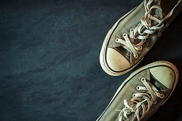 포토 JPG 해외이미지 라이프스타일 커플 옷 도로 여행 백그라운드 운동화 신발 컨셉 거리 바닥 그림자 사람없음 가로 빛 유행 걷기 검은색 어둠 힘 손상 수확 쌍 수비 클래식 정상 가죽 눈물 복고 캔버스 시멘트 찢어짐 걸레 고무 양발 옛날 정물화 중고 스타일 카피스페이스 해외202004 해외포토 감정 길 컬러 농업 관계 교통시설 모션 생활 공백 청소도구 그림 파일형식 이미지허브