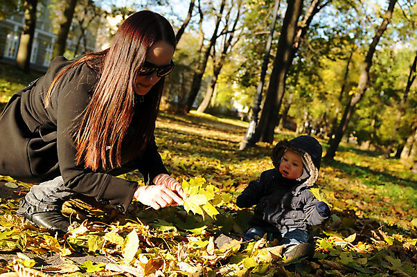 포토 JPG 해외이미지 백인 라이프스타일 계절 공원 행복 어린이 단풍 잎 자연 놀이 엄마 건강 사람 앉기 소년 야외 두명 초록색 햇빛 노란색 가을 숲 작음 9월 만족 10월 걸음마 미라 해외202004 해외포토 서양인 식물 공공시설 남자 감정 컬러 가족 모션 생활 태양 날짜 크기 생태계 파일형식 이미지허브