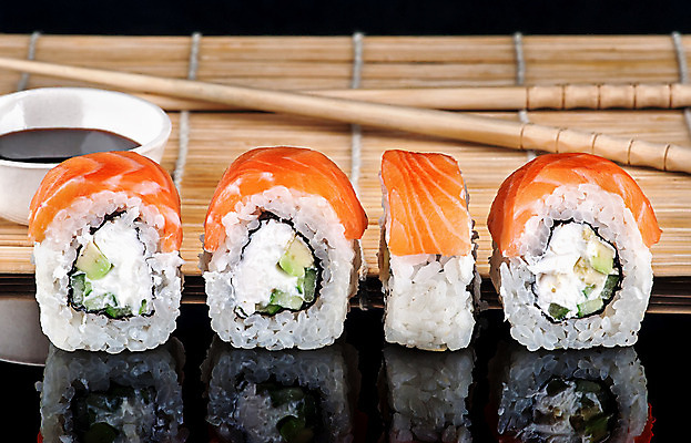 포토 JPG 해외이미지 전통 접시 아시아 음식 바다 조각 백그라운드 오렌지 젓가락 밥 오이 치즈 건강 어류 요리 동양인 사람없음 세트 반사 식당 일본 검은색 식사 저녁식사 초밥 회 매트 흰색 신선 해조류 맛 먹기 해산물 메뉴 날것 롤 연어 모음 아보카도 점심식사 해외202004 해외포토 식기 나라 컬러 컨셉 채소 과일 모션 유제품 수저 인종 한글 상점 수중동물 해양식물 일본음식 파일형식 이미지허브