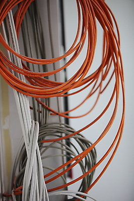 포토 JPG 해외이미지 선 파도 오렌지 통신 매달리기 사람없음 전자제품 힘 회색 에너지 소용돌이 흰색 코드 연결 플라스틱 다발 순환 보안 철사 시스템 공급 많음 해외202004 해외포토 바다 컬러 컨셉 과일 모션 재질 안전 회오리 파일형식 이미지허브