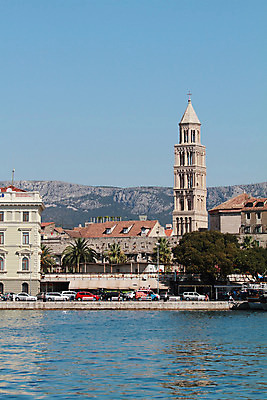 포토 JPG 해외이미지 유럽 바다 섬 여행 백그라운드 요트 건축양식 교통시설 하늘 휴가 항해 풍경 사람없음 건물 물 여름 파란색 도시풍경 탑 항구 도시 만 보트 크루즈 함선 포트 타운 크로아티아 스카이라인 다리찢기 옛날 해외202004 해외포토 자연요소 건축물 계절 건축 나라 컬러 교통 배_교통 모션 시설 파일형식 이미지허브