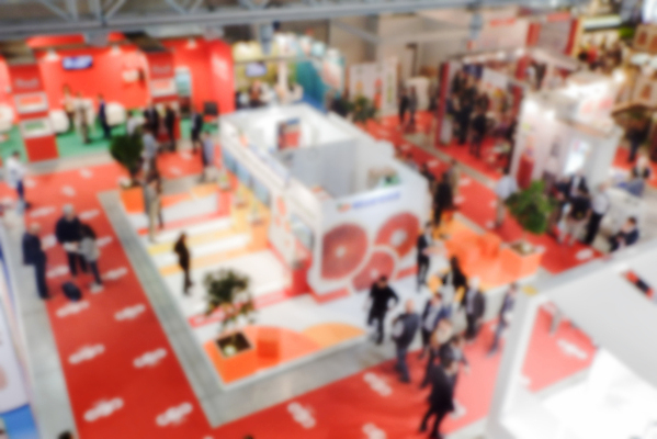 포토 JPG 해외이미지 백그라운드 비즈니스 추상 파노라마 사람 이벤트 사람없음 내부 빛 인테리어 사무실 유행 걷기 전시 흰색 군중 소프트포커스 쇼핑몰 전시회 무역 질감 바쁨 보케 쇼 공평 부스 박람회 블러 해외202004 해외포토 디자인 산업 컬러 무늬 모션 촬영기법 파일형식 이미지허브