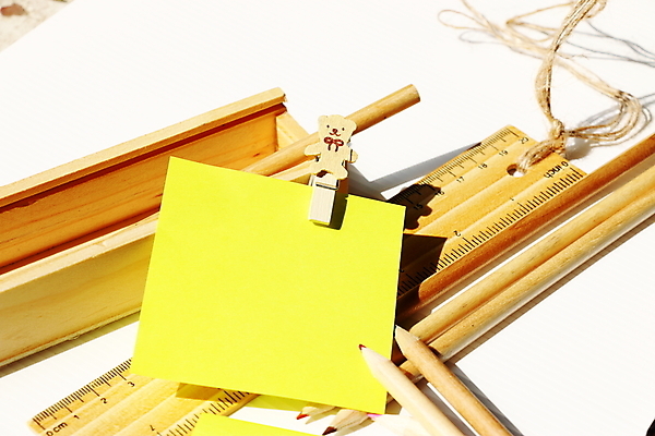 포토 JPG 해외이미지 자 사람없음 연필 메시지 신학기 크레파스 해외202004 해외포토 문구용품 학용품 필기구 파일형식 이미지허브