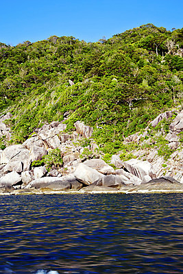 포토 JPG 해외이미지 나무 식물 구름 꽃 아시아 모래 파도 섬 여행 백그라운드 자연 조류 하늘 휴식 이끼 동양인 풍경 사람없음 물 여름 노란색 거품 자유 껍질 바위 만 보트 해조류 언덕 태평양 석호 미얀마 지질학 화창 해외202004 해외포토 자연요소 동물 계절 교육 나라 바다 컬러 컨셉 배_교통 날씨 인종 돌_바위 해양식물 생태계 파일형식 이미지허브