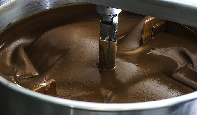 포토 JPG 해외이미지 실내 사람없음 초콜릿 기계 믹싱기계 섞기 해외202004 해외포토 디저트 내부 파일형식 이미지허브