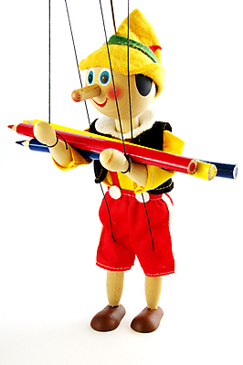 포토 JPG 해외이미지 교육 인형 포즈 컨셉 오렌지 학교 아이디어 사람없음 목재 빨간색 초록색 연필 노란색 검은색 고립 꼭두각시 해외202004 해외포토 나무 컬러 과일 재료 학용품 필기구 파일형식 이미지허브