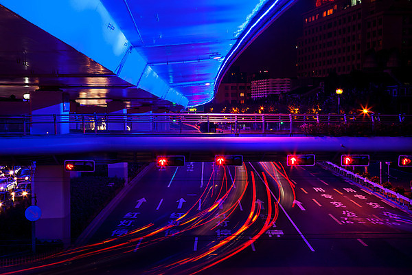 포토 JPG 해외이미지 아시아 문화 여행 건축양식 교통시설 자동차 호텔 전등 거리 동양인 사람없음 건물 빨간색 파란색 도시풍경 중국 도시 고속도로 상하이 야간 교차로 동쪽 천연기념물 해외202004 해외포토 자연요소 건축물 건축 나라 도로 길 육상교통 컬러 교통 숙소 조명 인종 풍경 방향 시설 파일형식 이미지허브