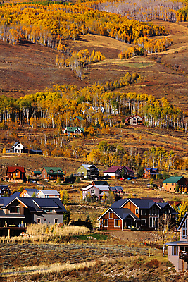 포토 JPG 해외이미지 나무 계절 겨울 건축양식 스키 산 주택 사람없음 건물 여름 컬러풀 마을 가을 언덕 슬로프 해외202004 해외포토 식물 건축물 건축 컬러 겨울스포츠 스키장 파일형식 이미지허브