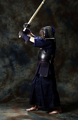 포토 JPG 스튜디오촬영 웰빙 남자 스포츠 포즈 운동선수 건강 한명 사람 20대 성인 레포츠 운동 검도 검도선수 남자만 남자한명만 성인남자만 청년만 청년남자만 청년남자한명만 성인한명만 성인남자한명만 성인만 국내포토 1 레저 실내 청년 격투기 파일형식