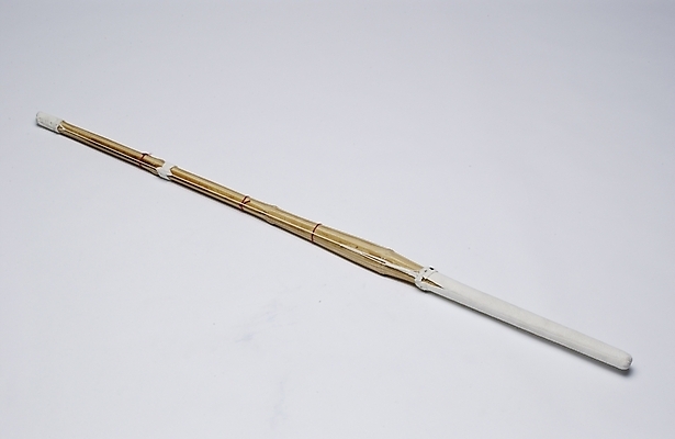 포토 JPG 스튜디오촬영 스포츠용품 스포츠 사람없음 운동 운동기구 장비 막대기 검도 죽도 검도용품 대검 국내포토 무기 실내 건강 헬스 격투기 검 오브젝트 파일형식