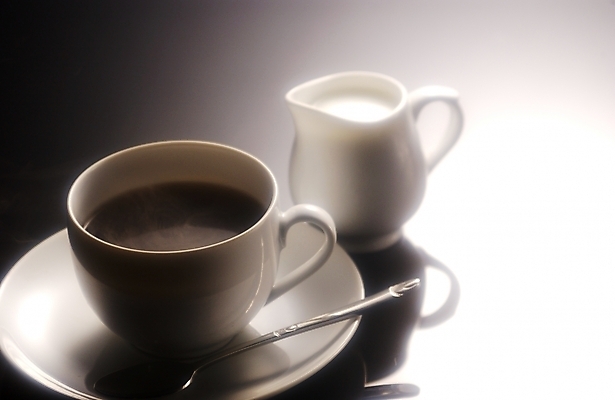 포토 JPG 커피 음식 백그라운드 실내 사람없음 우유 커피잔 티스푼 프림 국내포토 음료 잔 유제품 내부 숟가락 파일형식