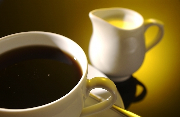 포토 JPG 커피 음식 백그라운드 실내 근접촬영 사람없음 우유 커피잔 티스푼 프림 국내포토 음료 뷰포인트 잔 유제품 내부 숟가락 파일형식