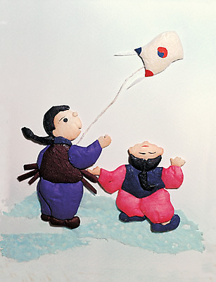 포토 JPG 한국문화 한국전통 전통 남자 종이 사람 두명 전통놀이 그림 연날리기 연놀이 남자만 국내포토 동양문화 놀이 한국 파일형식