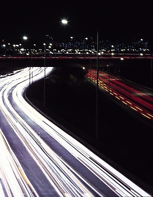포토 JPG 나라 아시아 도로 길 야경 가로등 아파트 서울 한국 빌딩 사람없음 야외 건물 빛 도시풍경 어둠 광선 도시 저녁 속도 지명 국내포토 건축물 공공시설 교통시설 주택 풍경 야간 파일형식 풍경_경치