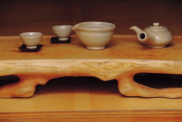 포토 JPG 한국문화 한국전통 전통 그릇 웰빙 문화 음식 가구 주전자 잔 실내 사람없음 사발 차 전통차 찻잔 다기 다도 찻주전자 다완 국내포토 동양문화 식기 음료 생활용품 주방용품 한국 내부 차_음료 예절 사기그릇 파일형식