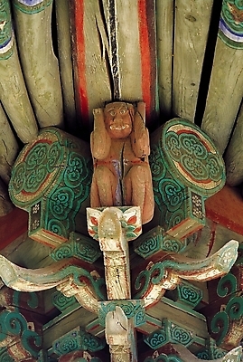 포토 JPG 한국문화 한국전통 전통 시설물 건축 문화 조각 고건축 한국건축 지붕 사람없음 조형물 조각상 동양건축 궁전 단청 처마 목조 목각 조각_조소 국내포토 동양문화 건축물 한국 미술 조소 파일형식 동양