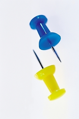 JPG 스튜디오촬영 문구용품 실내 근접촬영 사람없음 사무용품 두개 도구 구멍 압정 오브젝트 고정 문방구 뷰포인트 2 내부 상점 파일형식