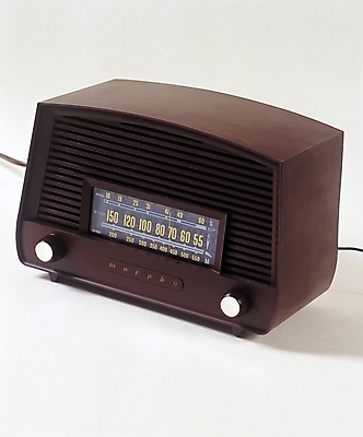 포토 JPG 스튜디오촬영 음악 음향기기 한대 실내 그림자 사람없음 스피커 소리 듣기 골동품 볼륨 오브젝트 라디오 방송 중계 주파수 국내포토 1 모션 문화예술 내부 전자제품 파일형식