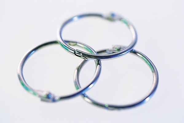 포토 JPG 스튜디오촬영 열쇠 문구용품 실내 근접촬영 사람없음 아웃포커스 사무용품 세개 고리 연결 오브젝트 철사 쇠고리 연결고리 국내포토 뷰포인트 촬영기법 3 내부 파일형식