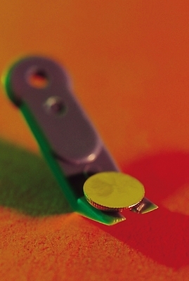 포토 JPG 스튜디오촬영 실내 그림자 근접촬영 사람없음 아웃포커스 사무용품 도구 공구 압정 장도리 뽑기 국내포토 뷰포인트 문구용품 촬영기법 내부 파일형식