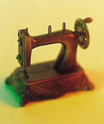 포토 JPG 스튜디오촬영 생활용품 실내 사람없음 아웃포커스 전자제품 기계 가전제품 도구 바느질 재봉틀 생활가전 국내포토 촬영기법 내부 오브젝트 파일형식