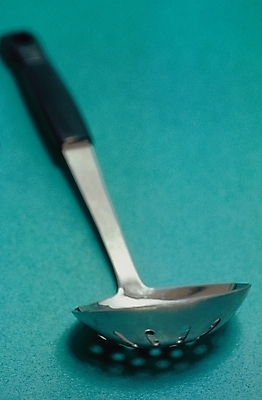 포토 JPG 생활용품 주방용품 손잡이 그림자 근접촬영 사람없음 아웃포커스 한개 주방 도구 오브젝트 국자 국내포토 1 뷰포인트 촬영기법 파일형식