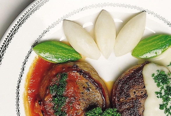 포토 JPG 접시 웰빙 음식 서양음식 파슬리 육류 스테이크 요리 근접촬영 사람없음 장식 하이앵글 식사 소고기 안심 안심스테이크 국내포토 식기 뷰포인트 채소 식재료 파일형식