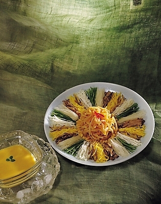 포토 JPG 그릇 접시 한식 음식 외국문화 채소 중국문화 요리 사람없음 중식 얼음 식사 샐러드 삼베 모시 냉채 해파리냉채 국내포토 자연요소 동양문화 식기 문화 직물 파일형식 천_직물