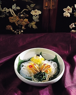 포토 JPG 그릇 접시 한식 반찬 요리 사람없음 고명 깻잎 무침요리 청포묵 청포묵무침 국내포토 식기 음식 채소 무침 파일형식