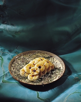 포토 JPG 접시 한식 음식 디저트 떡 사람없음 장식 전통음식 한과 전통다과 국내포토 전통 식기 다과 파일형식