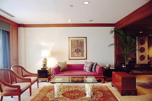 포토 JPG 나무 식물 웰빙 화분 가구 생활용품 액자 쿠션 거실 의자 식탁 탁자 조명 실내 사람없음 장식 인테리어 소파 야자수 카펫 스탠드 커튼 도자기 장식대 국내포토 디자인 내부 오브젝트 파일형식