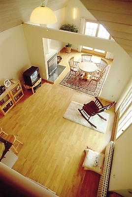 포토 JPG 나무 식물 웰빙 화분 가구 거실 의자 창문 식탁 조명 실내 방석 사람없음 장식 빛 인테리어 하이앵글 텔레비전 카펫 전화기 천장 진열장 라디오 나무바닥 장식장 통화 흔들의자 원룸 국내포토 디자인 뷰포인트 생활용품 모션 탁자 바닥 내부 전자제품 파일형식