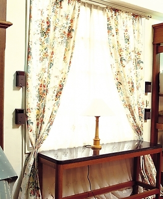 포토 JPG 시설물 웰빙 현대건축 건축 가구 창문 조명 선반 실내 사람없음 장식 인테리어 스탠드 커튼 장식대 국내포토 건축물 디자인 생활용품 내부 파일형식