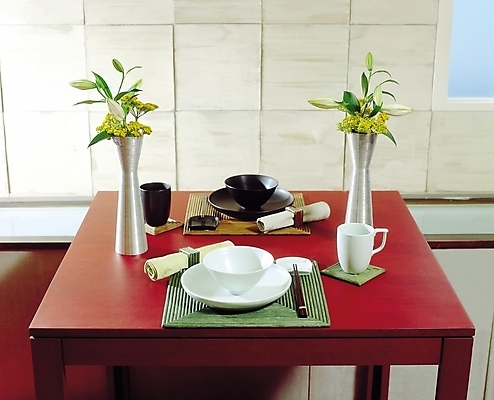 포토 JPG 식물 그릇 접시 웰빙 현대건축 꽃 화분 커피 벽 가구 의자 젓가락 창문 식탁 탁자 잔 실내 사람없음 장식 컵 인테리어 주방 꽃병 머그컵 대접 커피잔 상차림 컵받침 냅킨 두잔 국내포토 식기 디자인 건축 음료 생활용품 2 수저 내부 받침대 파일형식