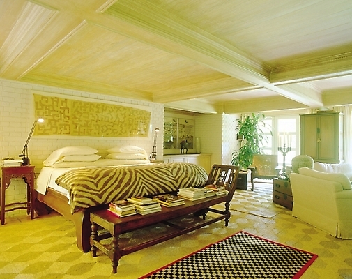 포토 JPG 식물 시설물 웰빙 현대건축 건축 화분 가구 거실 의자 초 베개 침구 탁자 조명 선반 실내 사람없음 장식 책 인테리어 소파 카펫 침실 이불 방 침대 스탠드 장롱 오브젝트 천장 촛대 협탁 국내포토 건축물 디자인 생활용품 내부 파일형식